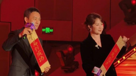 夫妻开车